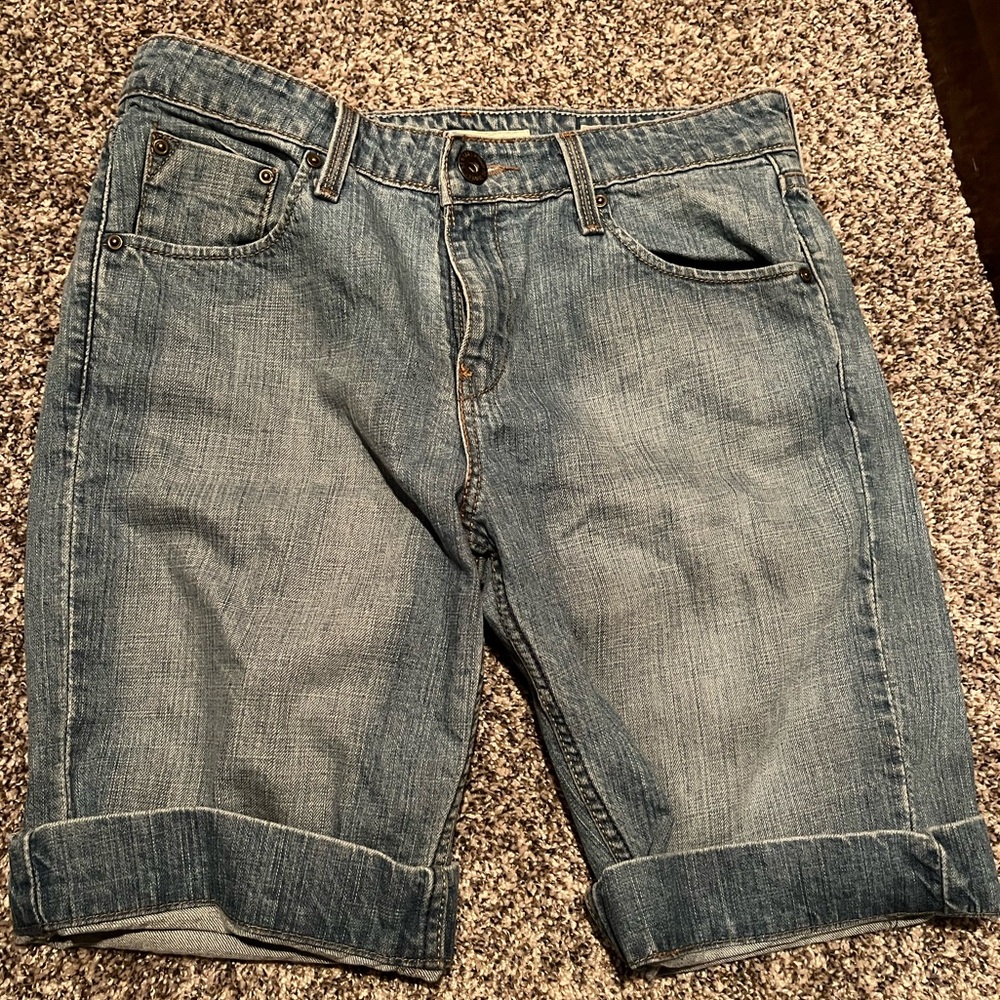 Levi's Signature Women Blue Jean Shorts 12” Inseam Size 10 Gently Pre-owned
